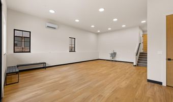 138 Clear Creek Dr, Ashland, OR 97520