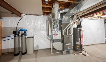 85 Brighton Dr, Aurora, OH 44202