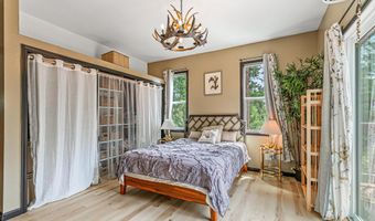 220 Nutley St, Ashland, OR 97520