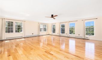 18 JH Dwyer Dr, Middletown, RI 02842