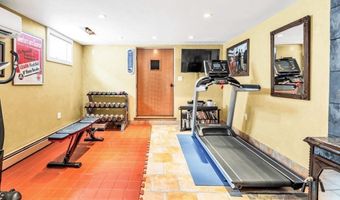 33 Crescent Ave, Beverly, MA 01915