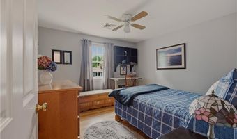 11 Carol Ave, Bristol, RI 02809