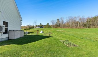 61 Pond Rd, Albion, ME 04910