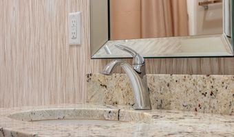 2354 E PLANK Cir B, Appleton, WI 54915