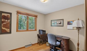 2706 Meadow Glen Rd, Ames, IA 50014