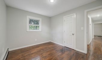 9 Holt St, Amityville, NY 11701