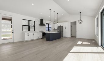 605 Rosewood Dr, Bellevue, ID 83313