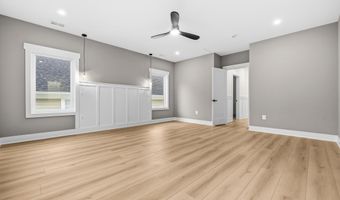 1905 N TAYLOR St, Arlington, VA 22207