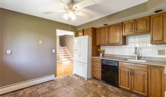 24 Glenbourne Ct, Amherst, NY 14221