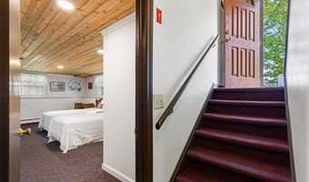 14 Davisville Ln, Narragansett, RI 02882