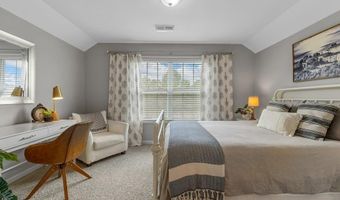 938 Deepwood Ct, Boiling Springs, SC 29316