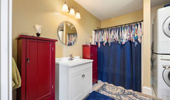 137 E 1400 Rd, Baldwin City, KS 66006