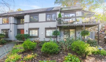 11 Harbour Vlg B, Branford, CT 06405