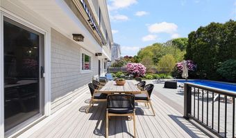 5 Maloney Ln, Middletown, RI 02842