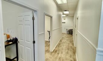 2318 Pass Rd 3, Biloxi, MS 39531