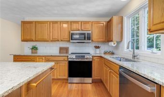 10 GINGER Trl, Coventry, RI 02816