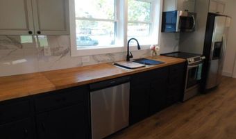 27 Maxwell Ln, Bangor, ME 04401