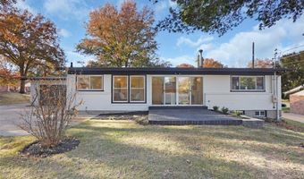 827 Woodruff Dr, Ballwin, MO 63011