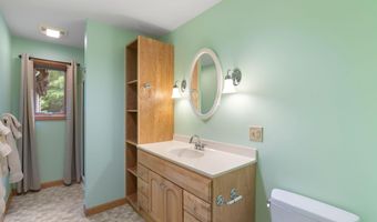 925 Hinesburg Rd, Brattleboro, VT 05301