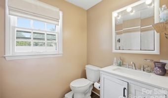 302 Charlotte St, Alexis, NC 28006