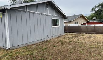1437 Hemlock Ave, Anderson, CA 96007