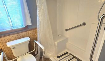 647 E Bay Ave, Barnegat, NJ 08005
