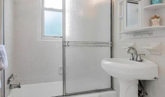 4029 BENTON St NW #201, Washington, DC 20007
