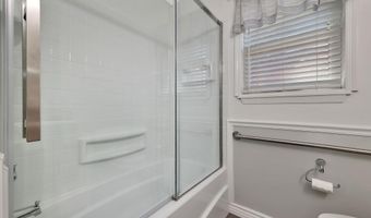 305 Valleyview Ct, Andover, KS 67002