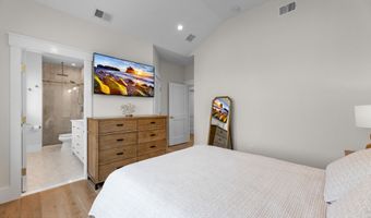 18 Mea Ln, Beach Haven, NJ 08008