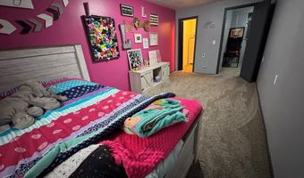 807 6th St, Aurora, NE 68818