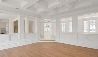 67 Robin Ln, Alpine, NJ 07620