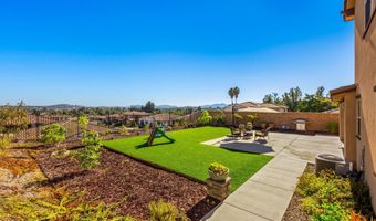 2401 Monroe Pl, Escondido, CA 92027