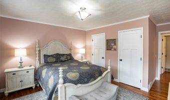 3090 Sourek Rd, Akron, OH 44333