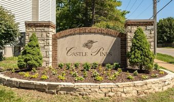 733 Castle Ridge Dr, Ballwin, MO 63021