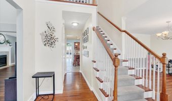 65 ANGELA Ln, York, PA 17402