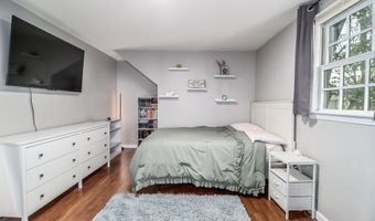 6 Brookdale Ln, Brookfield, CT 06804