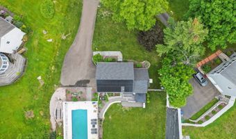 14 Cedrus Ct, Branford, CT 06405