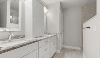 1 Hollyhock Knoll Ct 1, Bourne, MA 02532