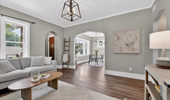 8025 McGee St, Affton, MO 63123