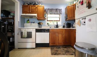 19 Vincent St, Middletown, RI 02842