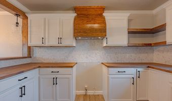 708 NW 8th St, Andrews, TX 79714