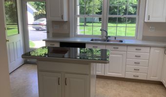 668 Huckleberry Hill Rd, Avon, CT 06001