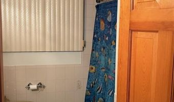139 Honeyman Ave, Middletown, RI 02842