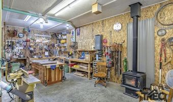 312 Road 8VE, Clark, WY 82435