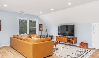 11 Pequot Ln, Hopkinton, RI 02804