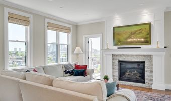 284 Bunker Hill St 4, Boston, MA 02129