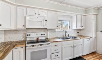 5 Webb Rd, Waterville, ME 04901