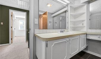 824 S Chillicothe Rd 11, Aurora, OH 44202