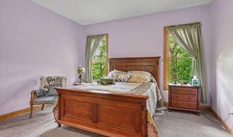1653 Fairview Dr, Allegan, MI 49010