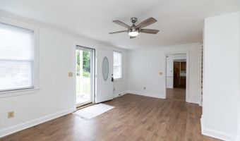 8 WESLEY St, Camden, DE 19934